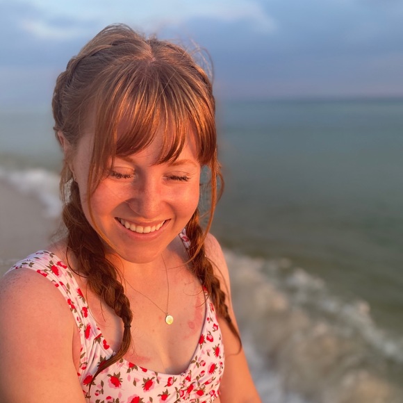 Meet your Posher, Alissa - Picture 1 of 1